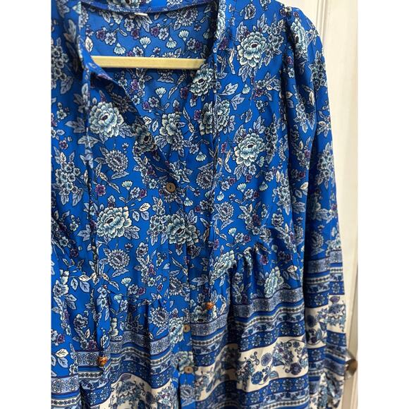 Blue Floral Top Size Large - Picture 6 of 7
